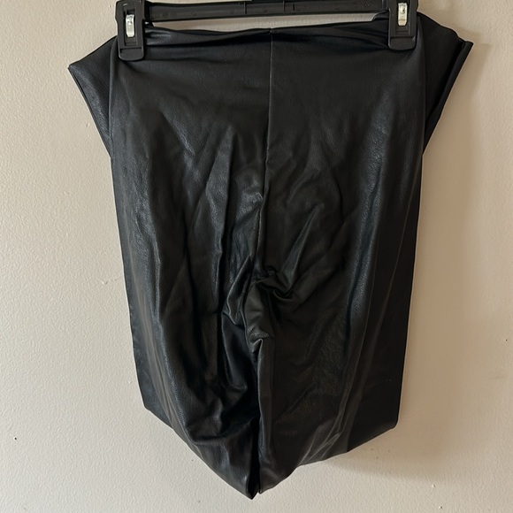 Commando Perfect Control Faux Leather Leggings Size Medium - Picture 8 of 9